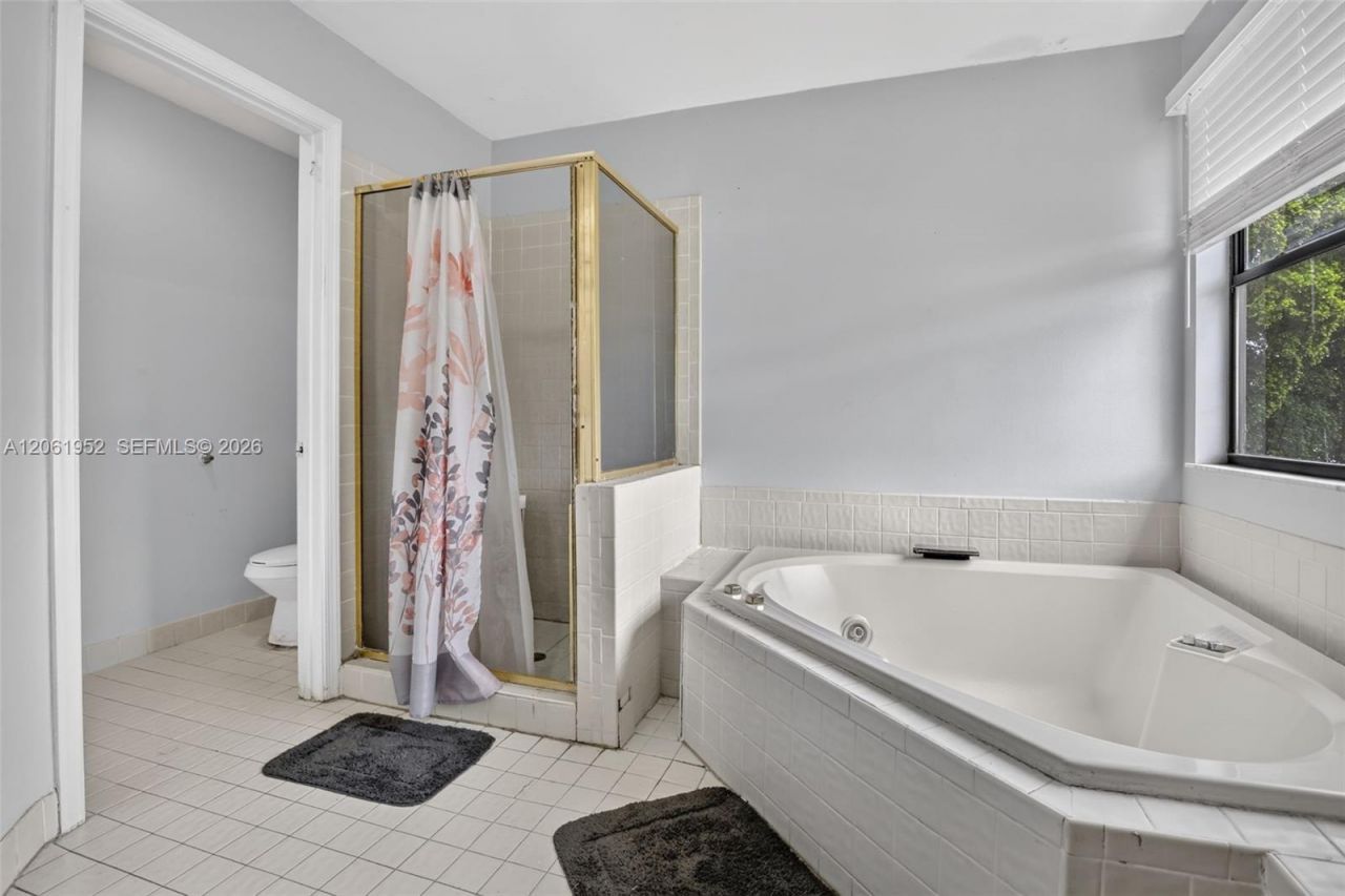 1580 SW 87th Ter, Pembroke Pines, FL 33025 Photo