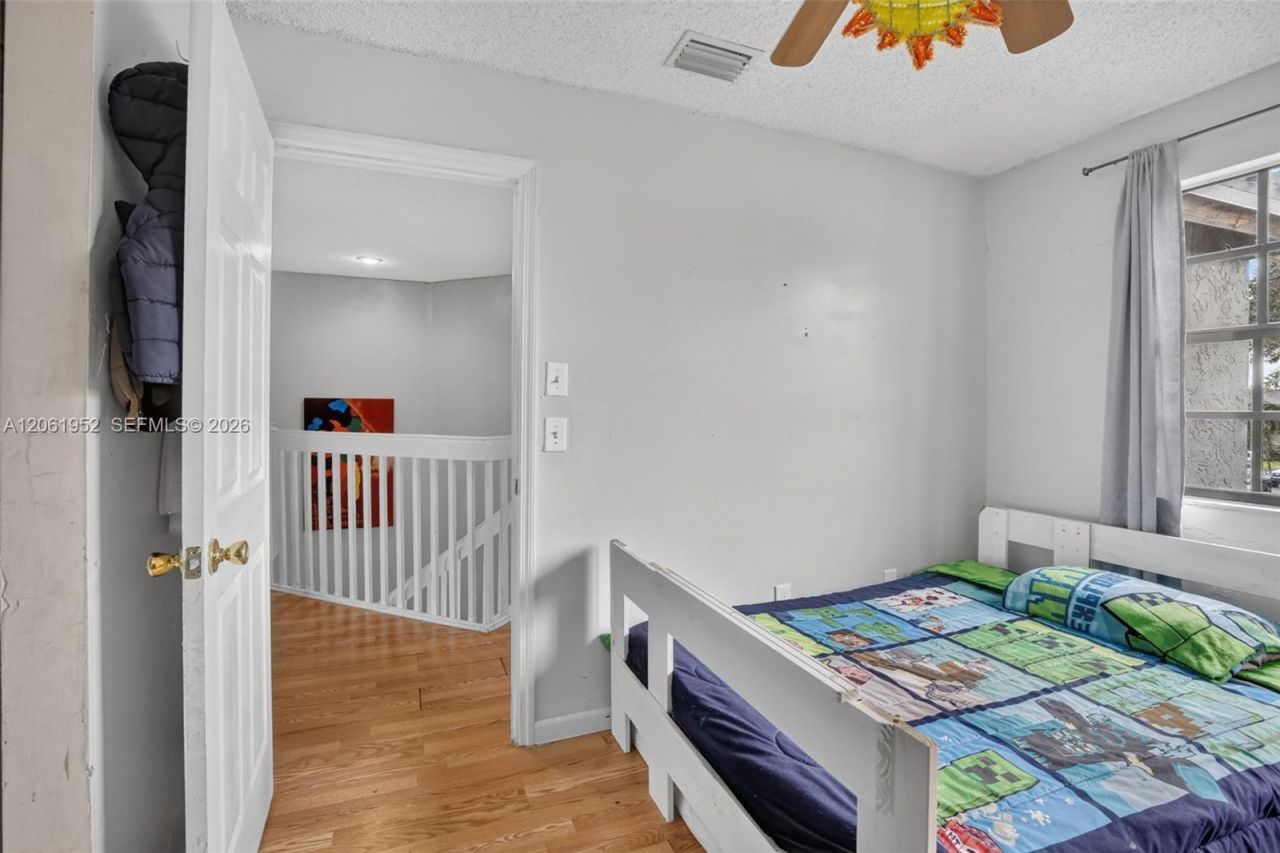 1580 SW 87th Ter, Pembroke Pines, FL 33025 Photo