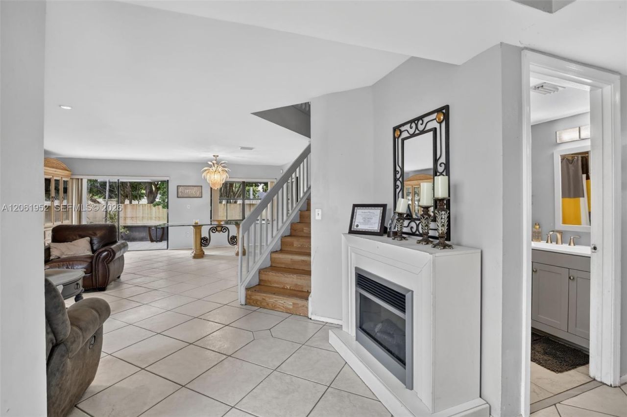 1580 SW 87th Ter, Pembroke Pines, FL 33025 Photo