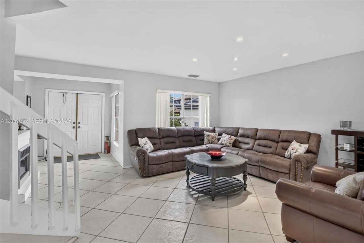 1580 SW 87th Ter, Pembroke Pines, FL 33025 Photo