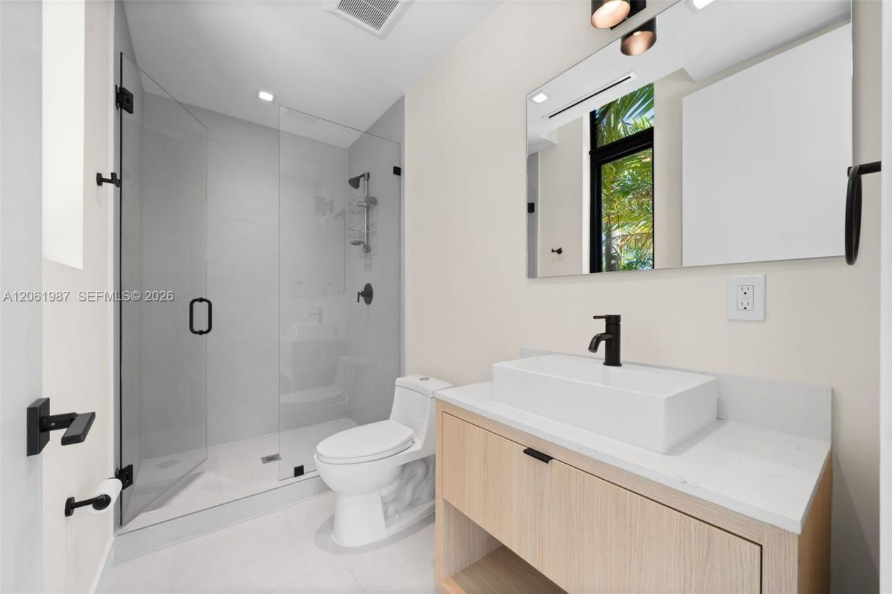 2688 SW 25th Ave , Miami, FL 33133 Photo