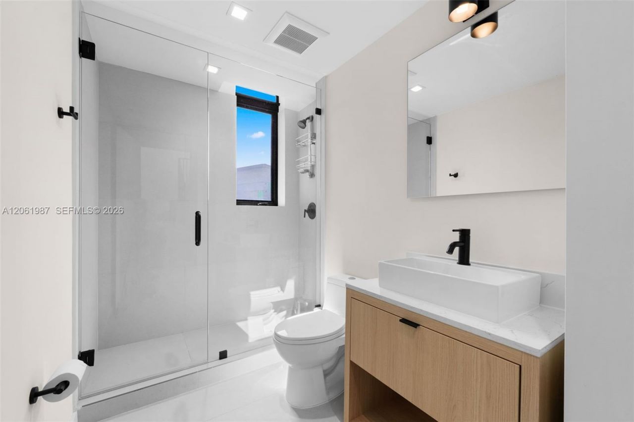 2688 SW 25th Ave , Miami, FL 33133 Photo