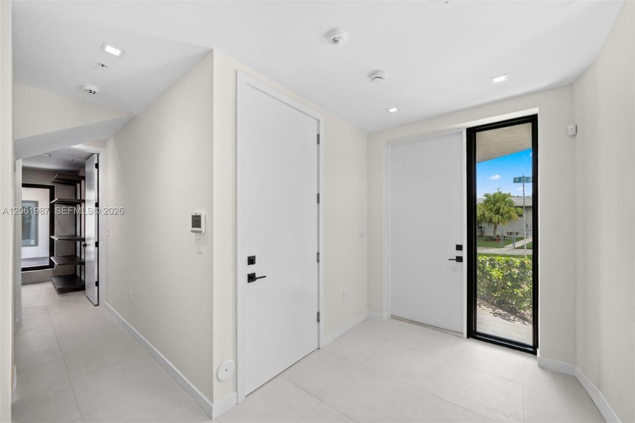 2688 SW 25th Ave , Miami, FL 33133 Photo