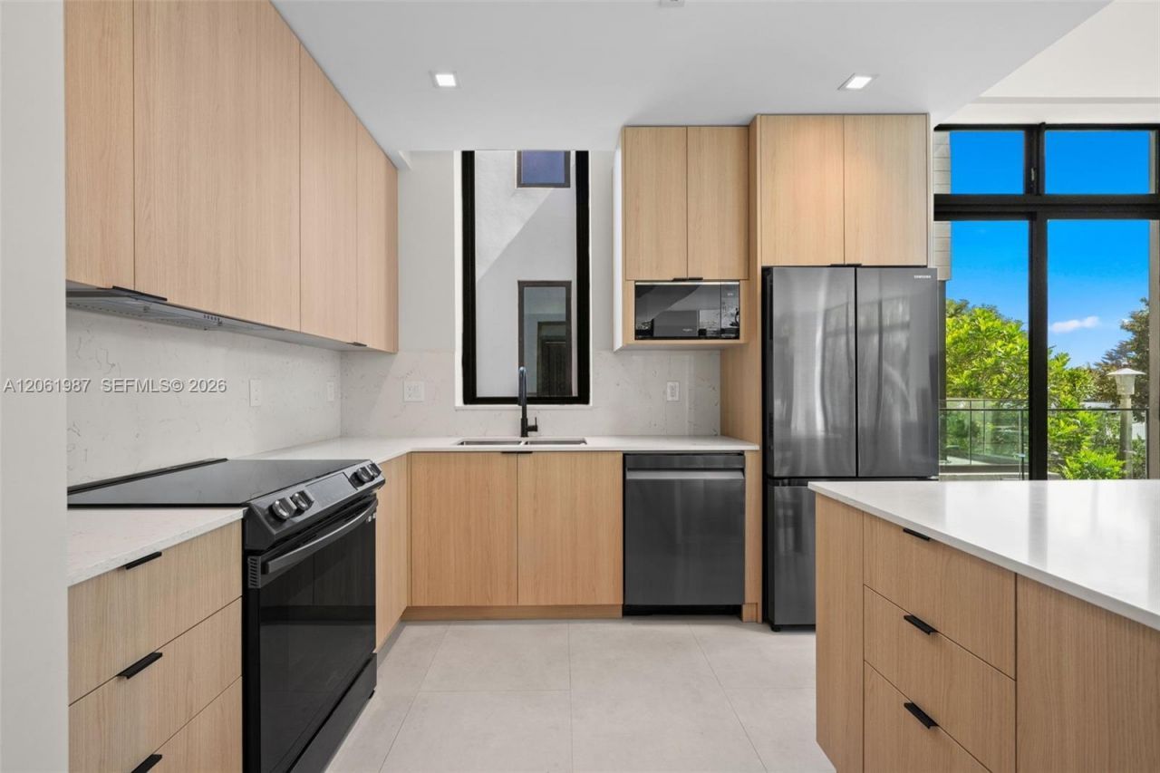 2688 SW 25th Ave , Miami, FL 33133 Photo