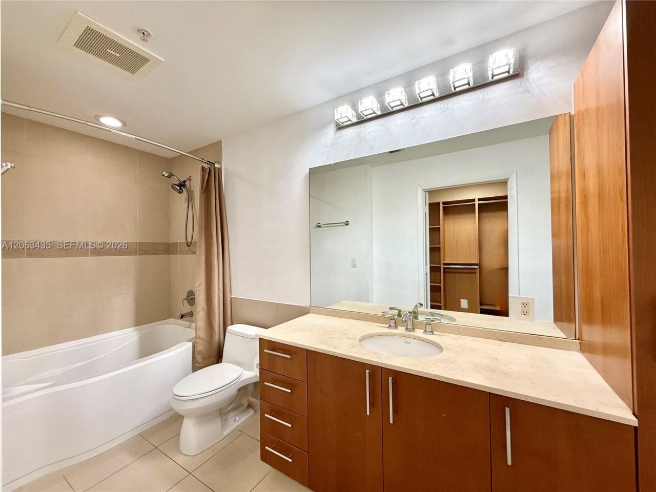 1945 S Ocean Dr, Unit 710, Hallandale Beach, FL 33009 Photo