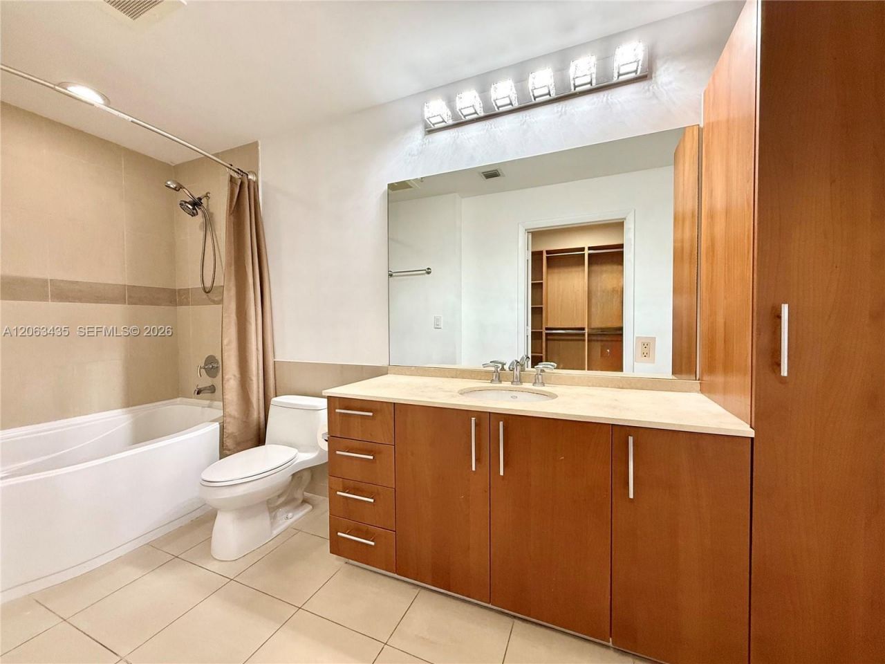 1945 S Ocean Dr, Unit 710, Hallandale Beach, FL 33009 Photo