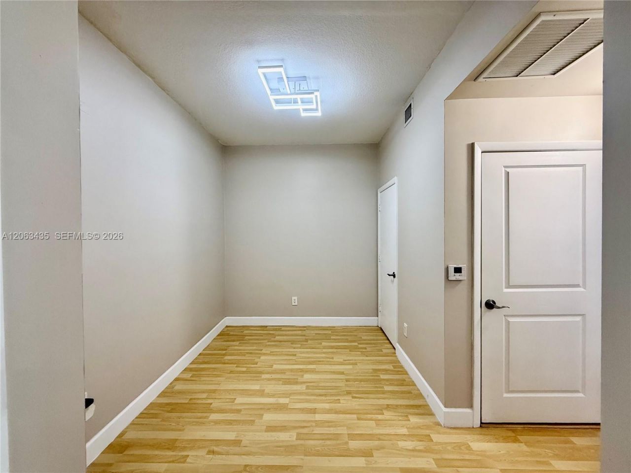 1945 S Ocean Dr, Unit 710, Hallandale Beach, FL 33009 Photo