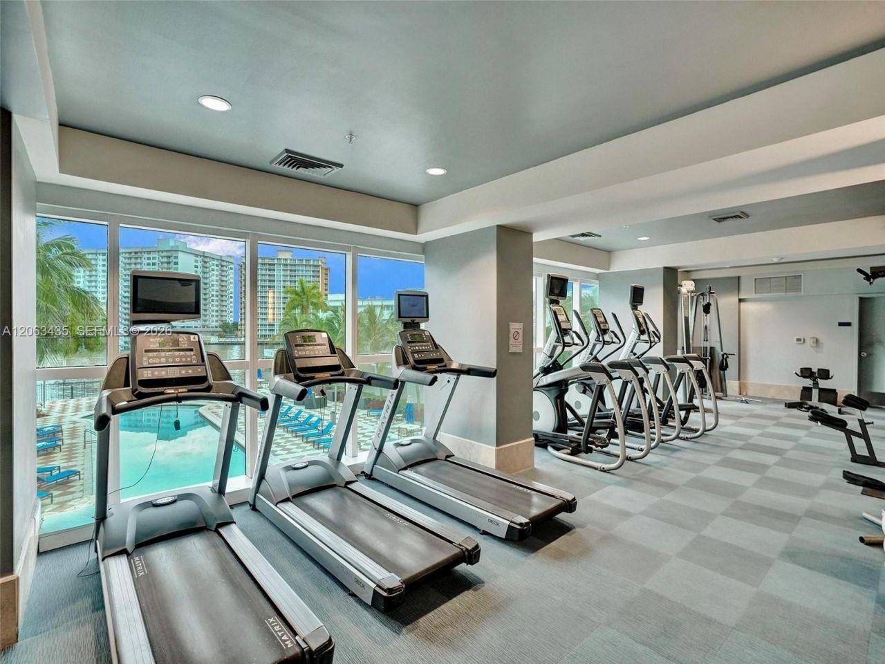 1945 S Ocean Dr, Unit 710, Hallandale Beach, FL 33009 Photo