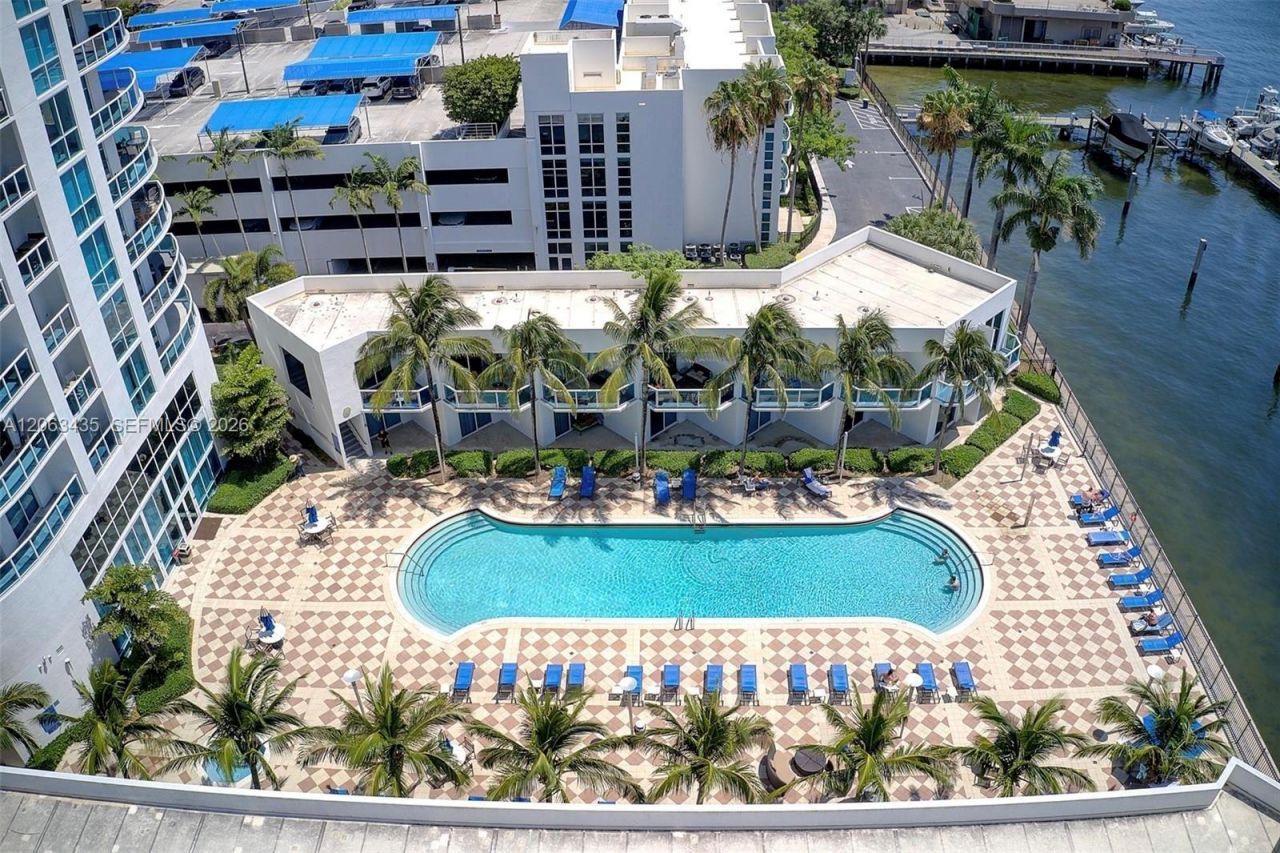 1945 S Ocean Dr, Unit 710, Hallandale Beach, FL 33009 Photo