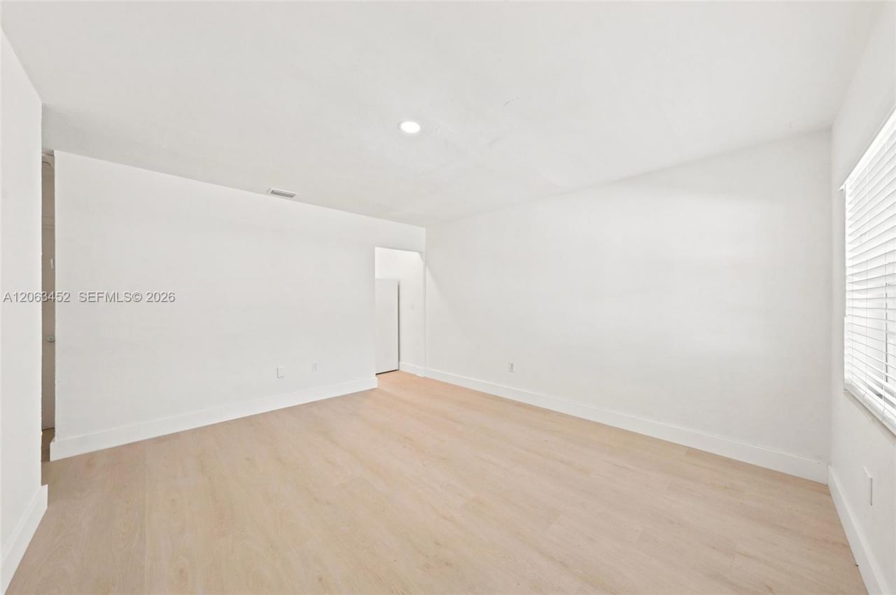 1172 NW 64th St, Unit 1172, Miami, FL 33150 Photo