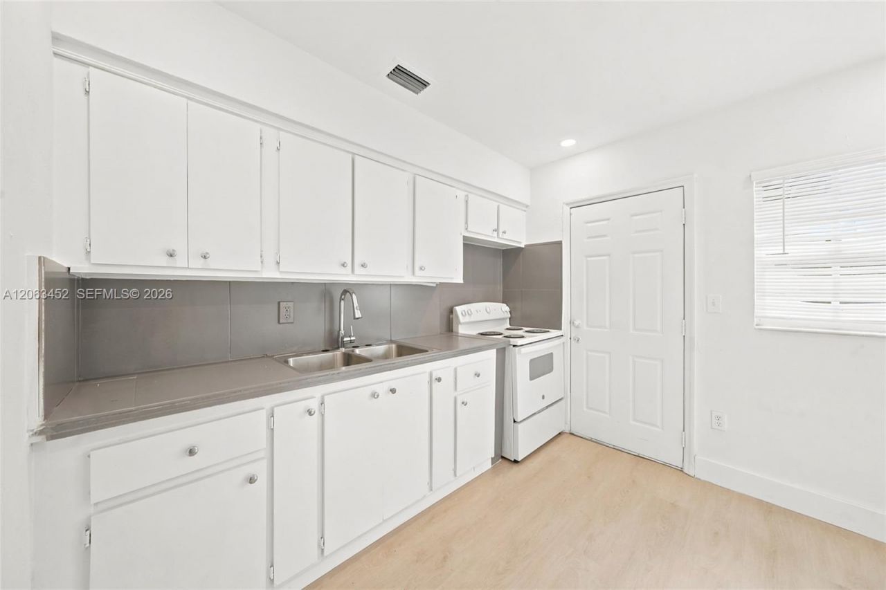 1172 NW 64th St, Unit 1172, Miami, FL 33150 Photo