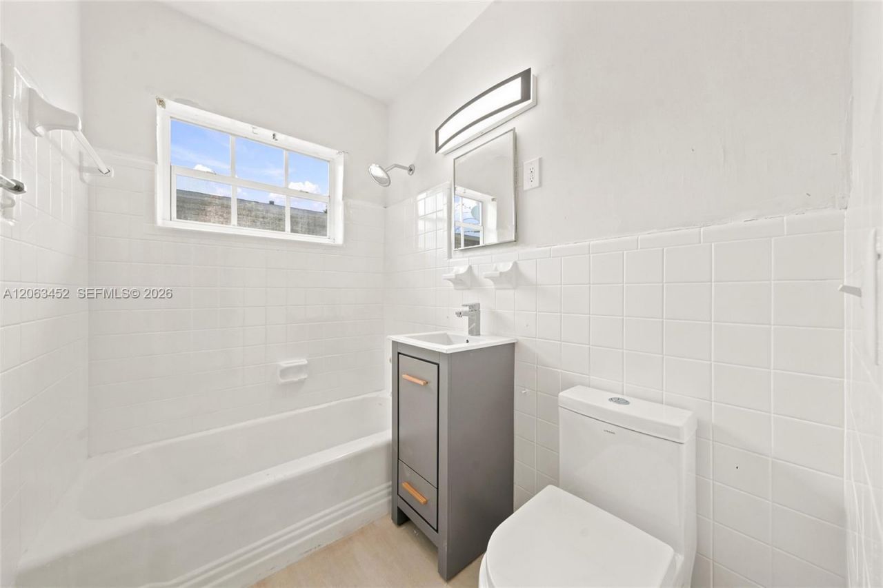 1172 NW 64th St, Unit 1172, Miami, FL 33150 Photo