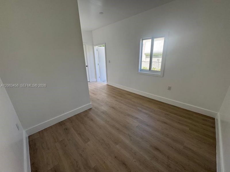 670 NE 166th St, Unit front, Miami, FL 33162 Photo