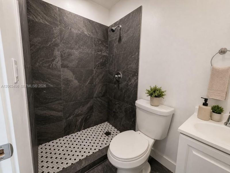 670 NE 166th St, Unit front, Miami, FL 33162 Photo