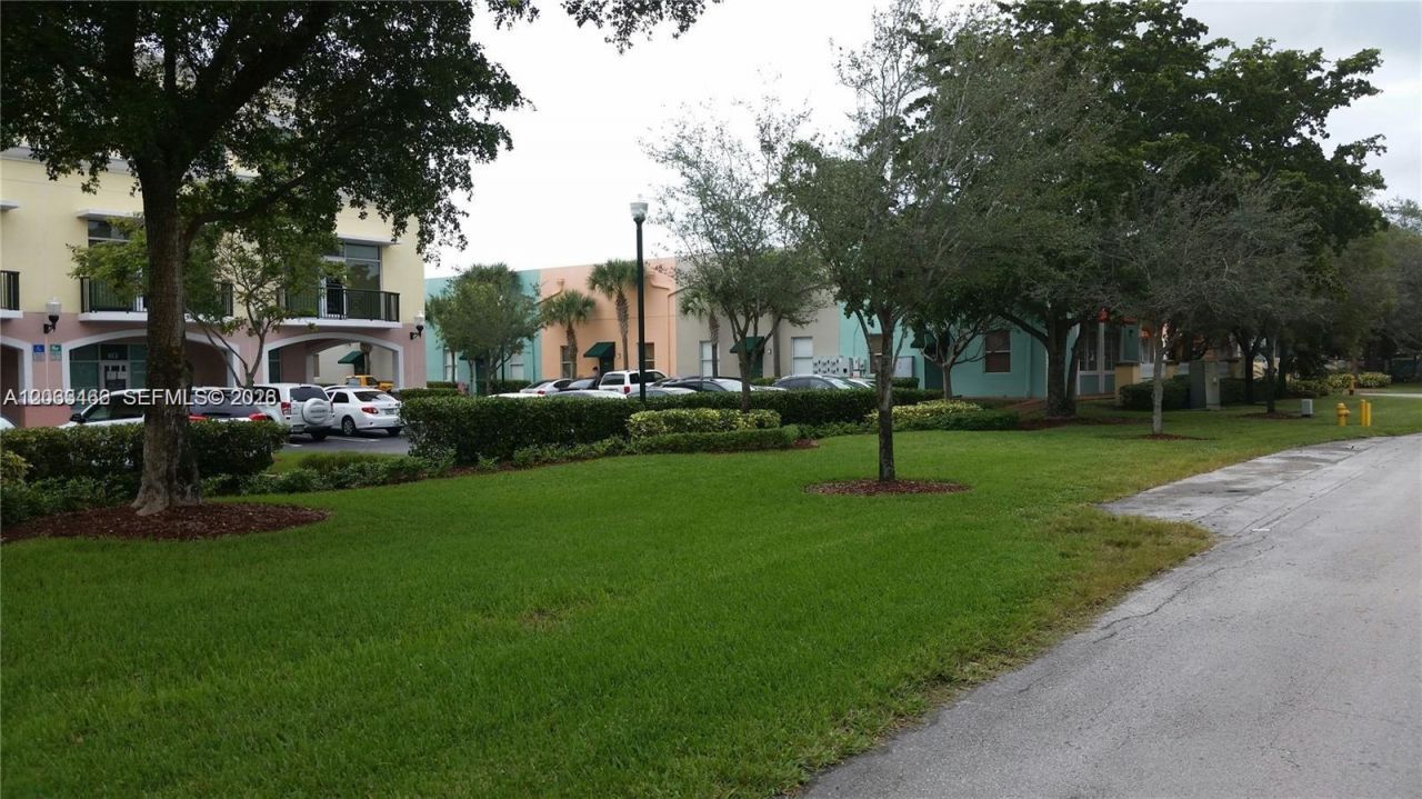 5791 NW 151st St, Unit 5791-A, Miami Lakes, FL 33014 Photo