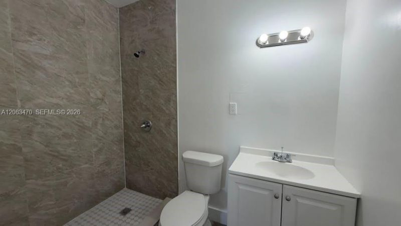 670 NE 166th St, Unit Back, Miami, FL 33162 Photo
