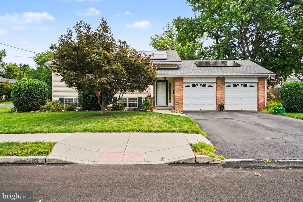 2 SYCAMORE LANE , PALMYRA, PA 17078
