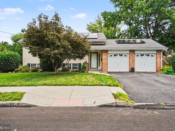 2 SYCAMORE LANE, PALMYRA, PA 17078