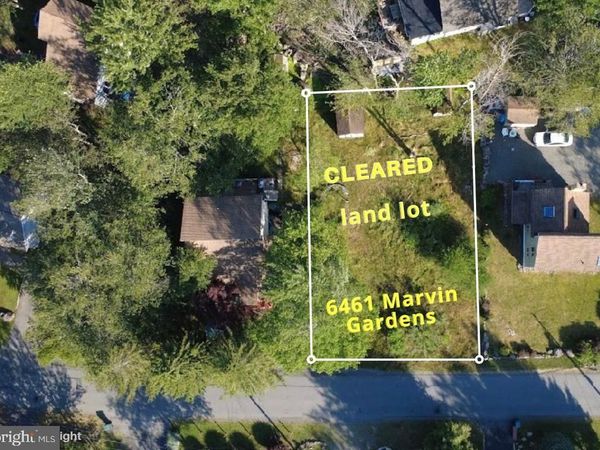 6461 MARVIN GARDENS, TOBYHANNA, PA 18466