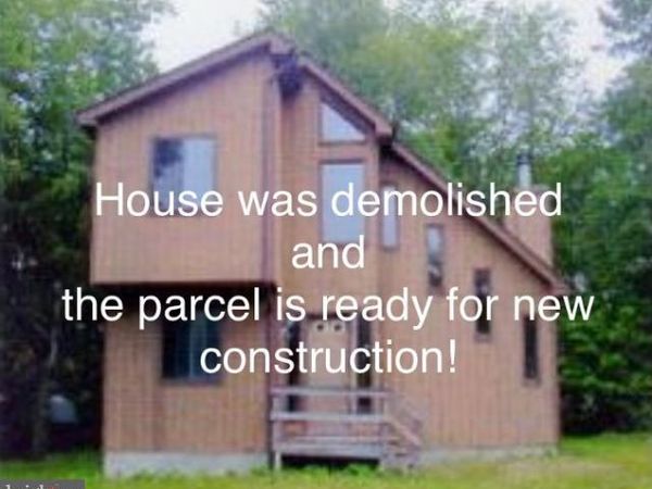 6461 MARVIN GARDENS, TOBYHANNA, PA 18466