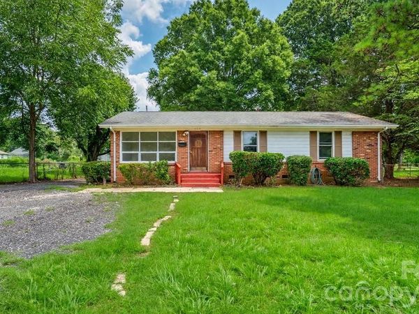 634 Kentbrook Drive , Charlotte, NC 28213