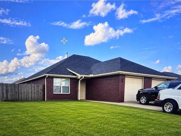 201 & 203 Asher Court, Rogers, AR 72758