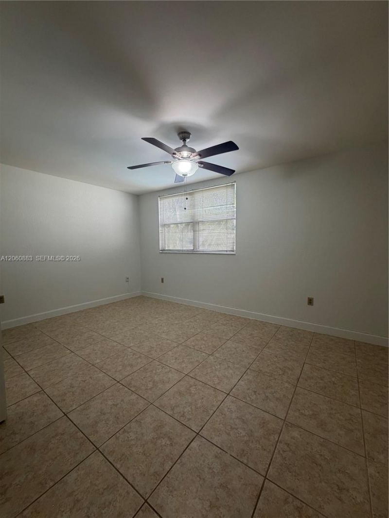 8205 Lake Dr , Unit 306, Doral, FL 33166 Photo