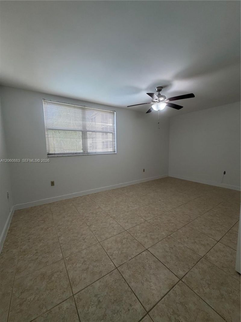 8205 Lake Dr , Unit 306, Doral, FL 33166 Photo