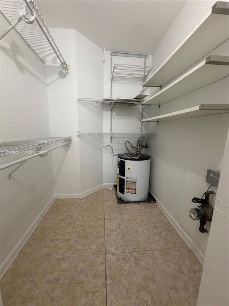 8205 Lake Dr , Unit 306, Doral, FL 33166 Photo