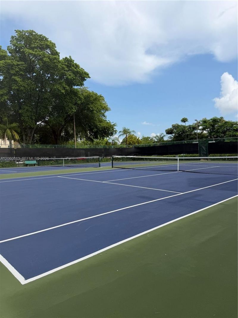 8205 Lake Dr , Unit 306, Doral, FL 33166 Photo