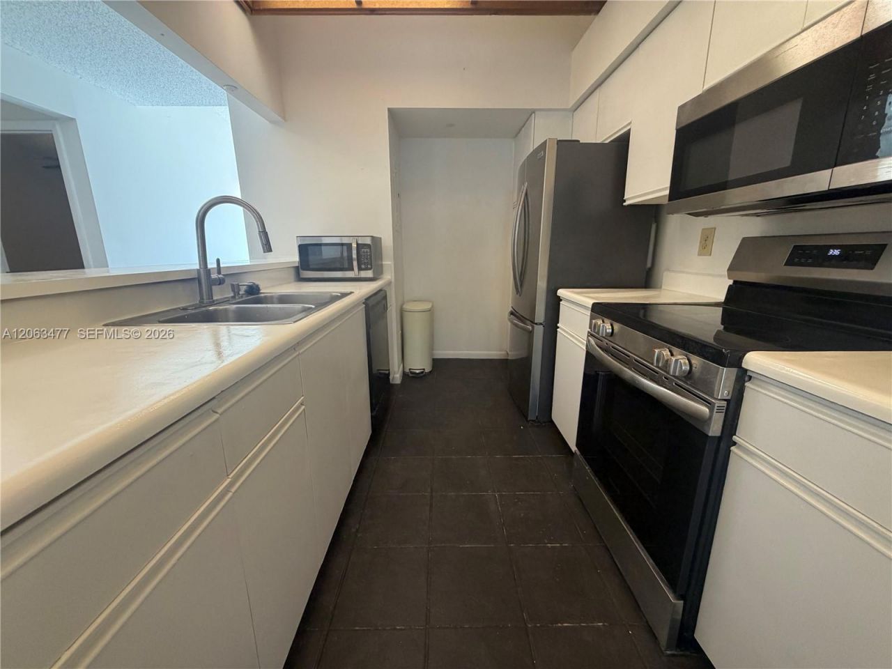 1172 NW 122nd Ter, Pembroke Pines, FL 33026 Photo