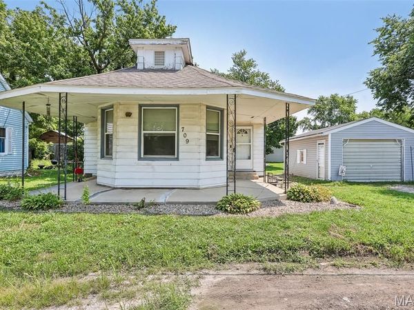 709 Simpson Street , Pocahontas, IL 62275