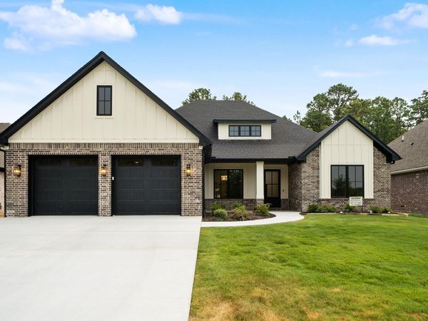 217 Gardens Gate Circle, Hot Springs, AR 71901
