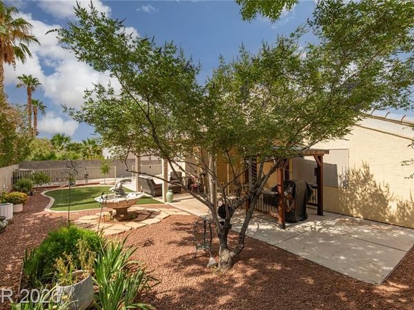 6016 Resort Ridge Street, Las Vegas, NV 89130