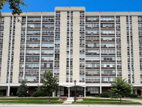 33 N Main Street, Unit 9F, Lombard, IL 60148