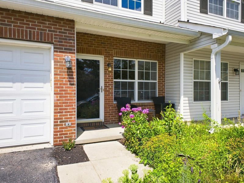 480 Fullers Circle , Pickerington, OH 43147 Photo 2