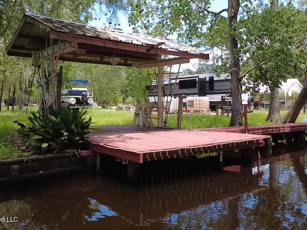 5025 Oak Lane, Bay Saint Louis, MS 39520