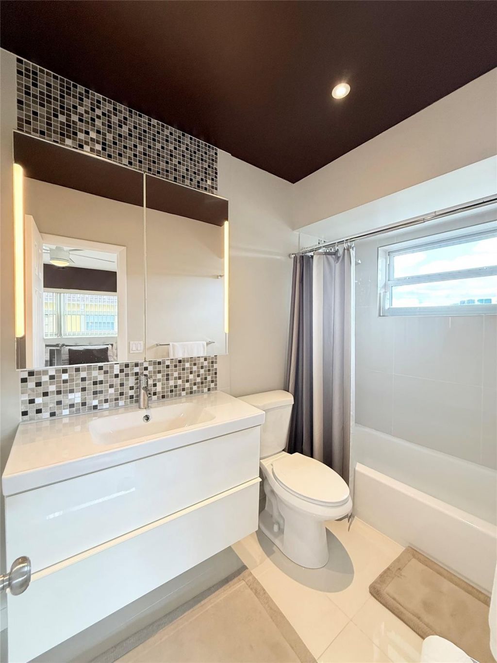 5171 W Oakland Park Boulevard, Unit 312, Lauderdale Lakes, FL 33313 Photo
