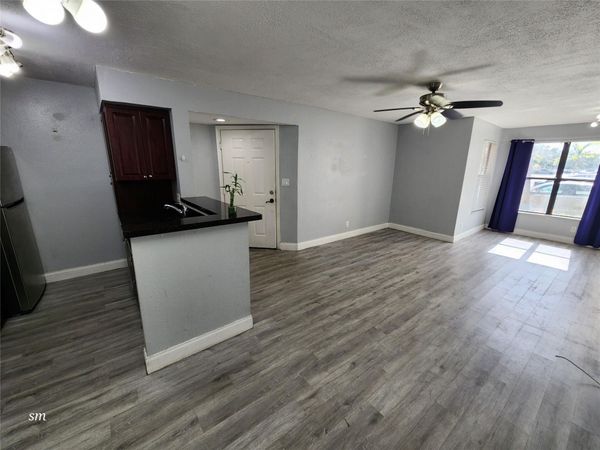 2736 S University Drive, Davie, FL 33328