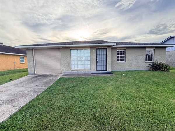 2084 CARVER Drive , Marrero, LA 70072