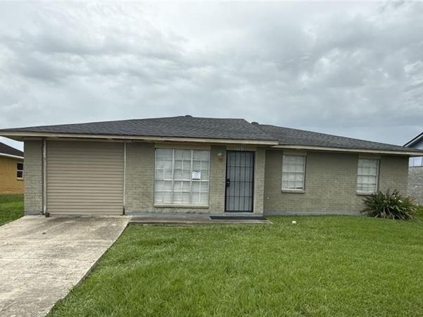 2084 CARVER Drive , Marrero, LA 70072