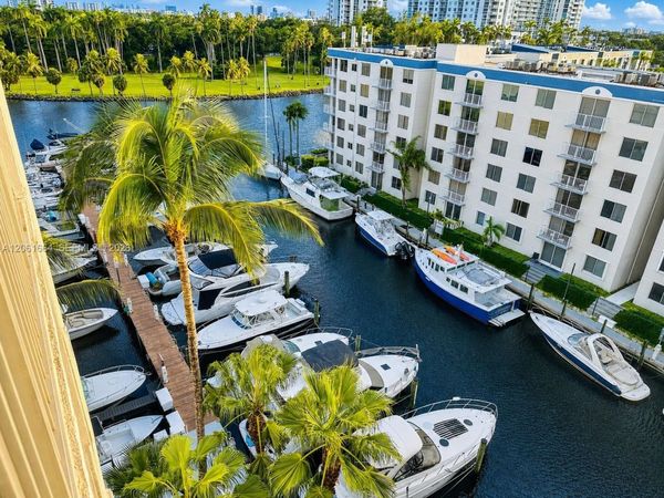 1700 NW N River Dr , Unit 805, Miami, FL 33125
