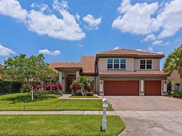 19483 NW 11th St , Pembroke Pines, FL 33029