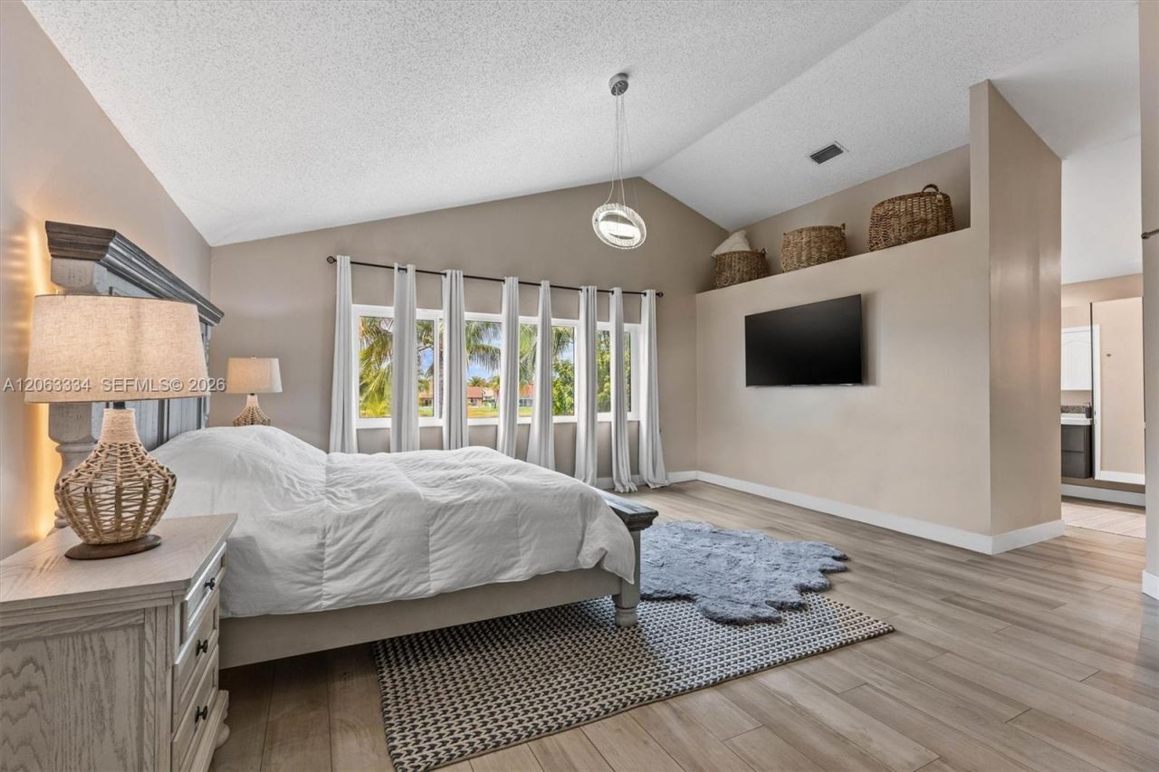 19483 NW 11th St, Pembroke Pines, FL 33029 Photo