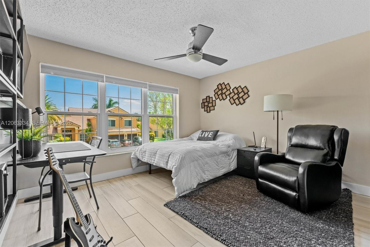 19483 NW 11th St, Pembroke Pines, FL 33029 Photo