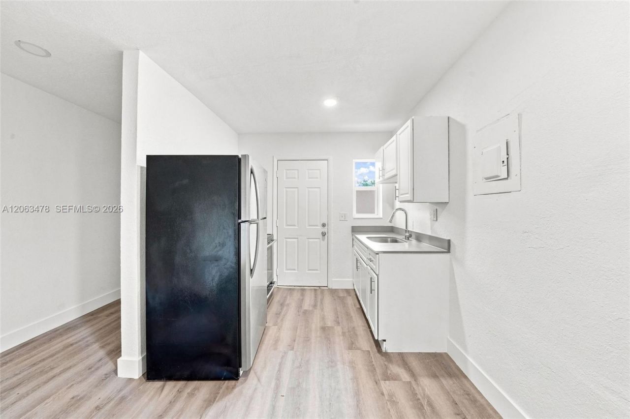 925 NW 69th St , Unit 2, Miami, FL 33150 Photo