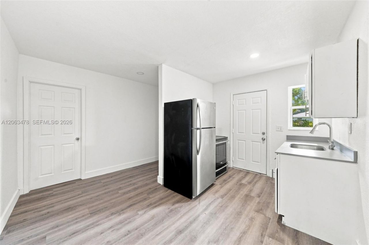 925 NW 69th St , Unit 2, Miami, FL 33150 Photo