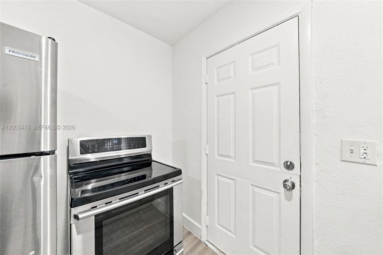 925 NW 69th St , Unit 2, Miami, FL 33150 Photo