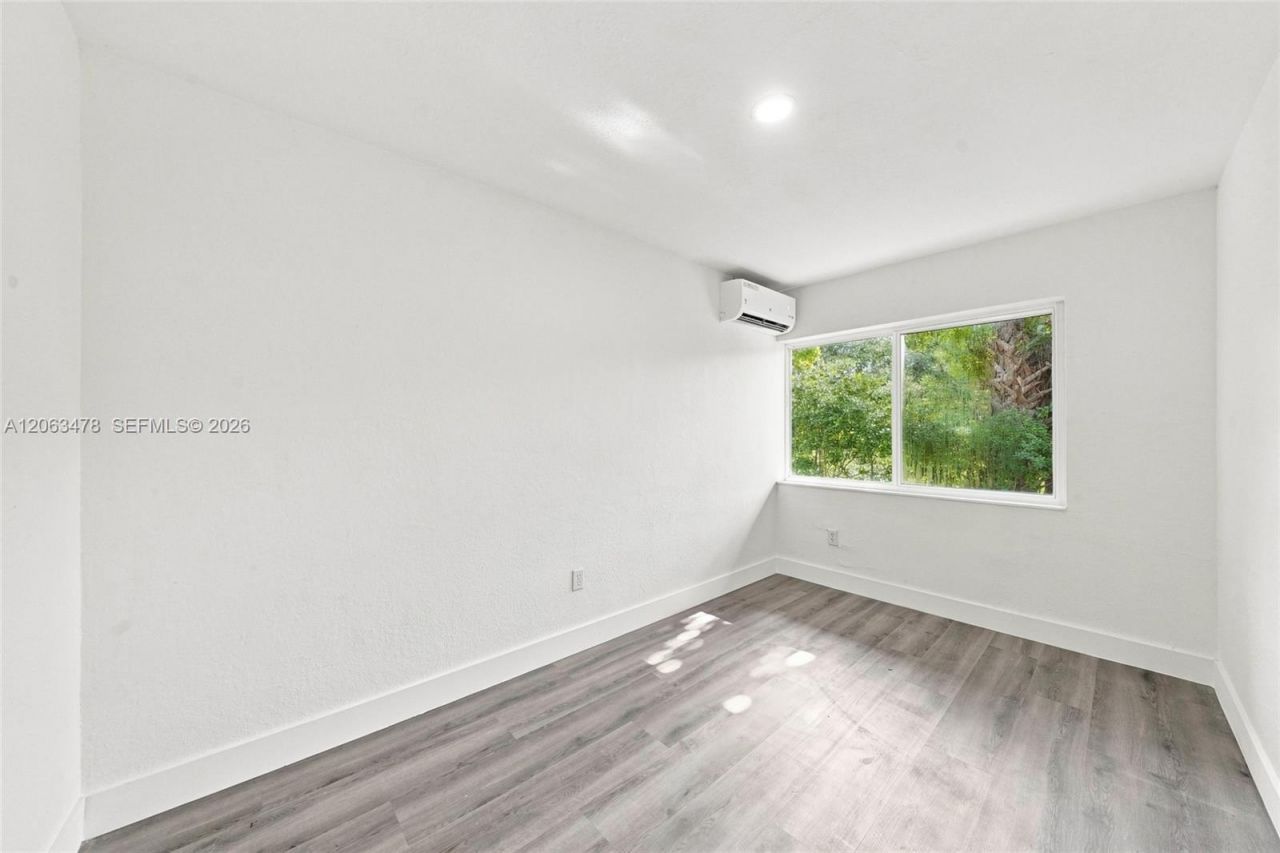 925 NW 69th St , Unit 2, Miami, FL 33150 Photo