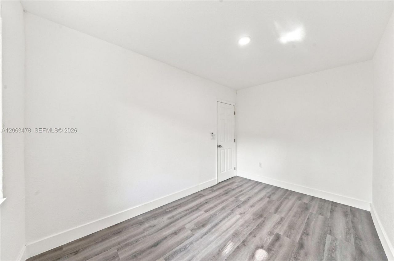 925 NW 69th St , Unit 2, Miami, FL 33150 Photo